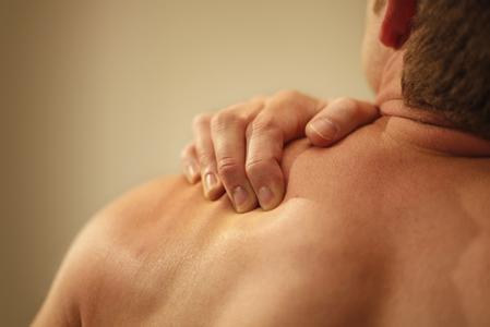 肩部肌肉疼痛,附分穴缓解颈肩疼痛特效穴